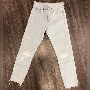 LEVI Wash Distressed Jeans